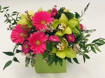 FINE FLORAL DESIGNS - Local Flowers Victoria - 1-800-667-0880.